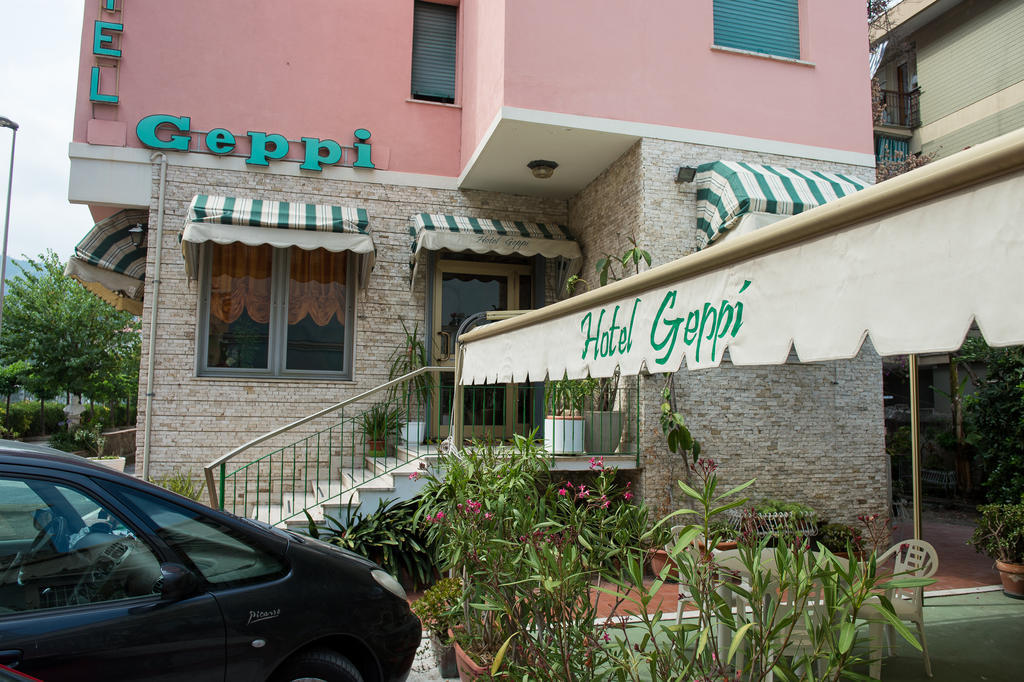 Hotel Geppi Pietra Ligure Exterior foto